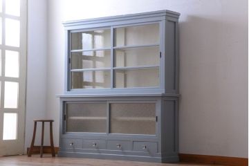 アンティーク家具　アンティーク　ダイヤガラス入り!おしゃれな大きい食器棚(戸棚)