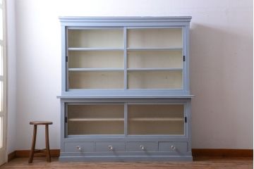 アンティーク家具　アンティーク　ダイヤガラス入り!おしゃれな大きい食器棚(戸棚)