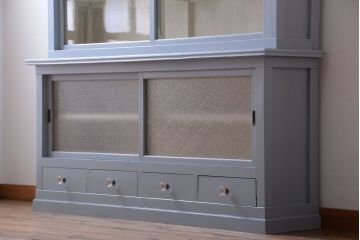 アンティーク家具　アンティーク　ダイヤガラス入り!おしゃれな大きい食器棚(戸棚)