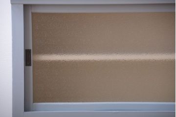 アンティーク家具　アンティーク　ダイヤガラス入り!おしゃれな大きい食器棚(戸棚)