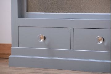 アンティーク家具　アンティーク　ダイヤガラス入り!おしゃれな大きい食器棚(戸棚)