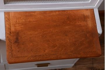 アンティーク家具　アンティークペイント　モールガラス入りのシンプルなカップボード