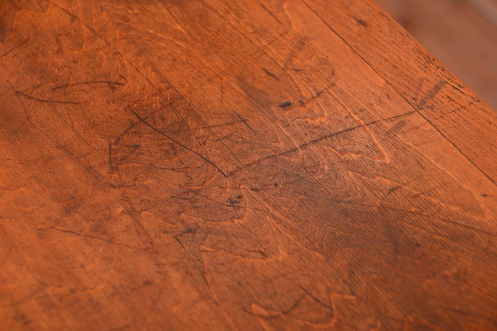 アンティーク家具　アンティークペイント　モールガラス入りのシンプルなカップボード