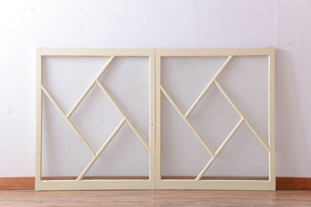 アンティーク　珍しい菱形デザイン!おしゃれな結霜ガラス引き戸2枚セット