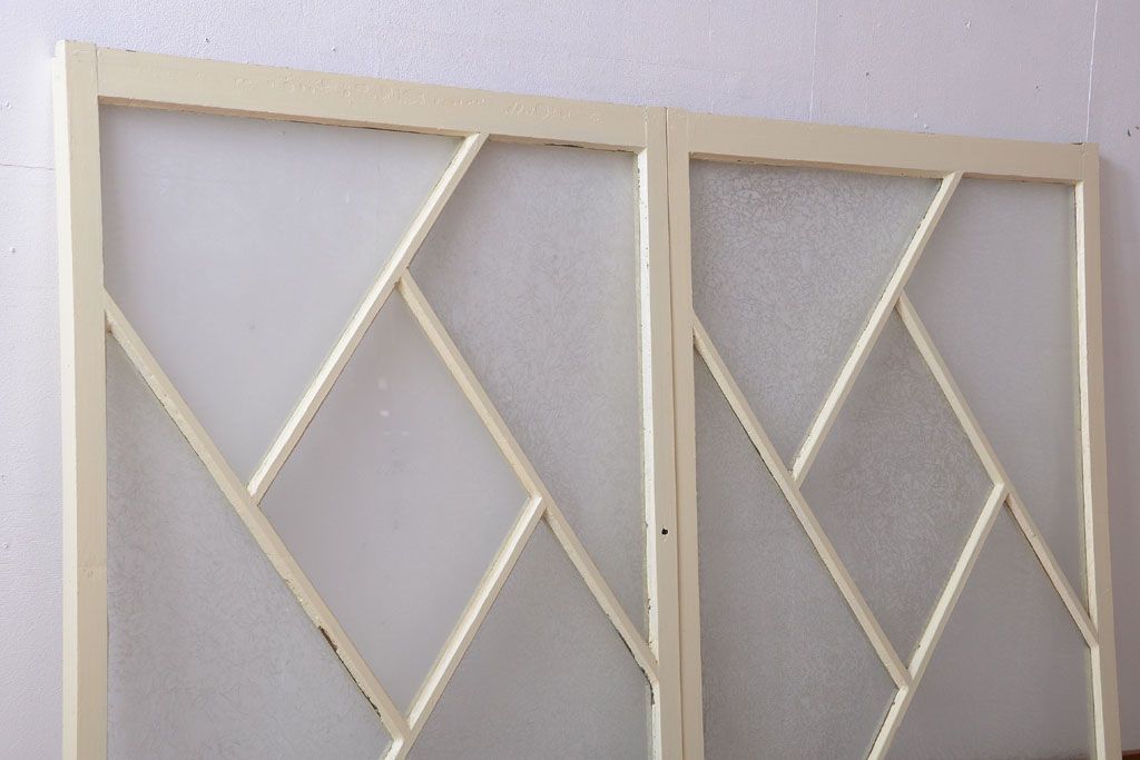 アンティーク　珍しい菱形デザイン!おしゃれな結霜ガラス引き戸2枚セット