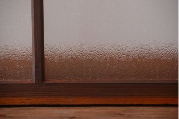 古民具・骨董　ダイヤガラス入り!古い木製の明り取り(明かり取り)(1)