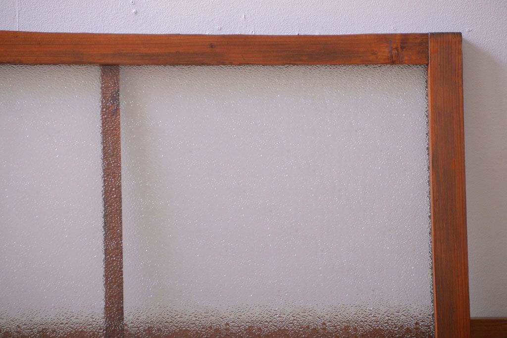 古民具・骨董　ダイヤガラス入り!古い木製の明り取り(明かり取り)(1)