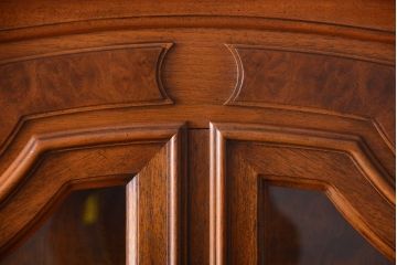 中古　DREXEL HERITAGE(ドレクセルヘリテイジ) キュリオケース(飾り棚、ガラスショーケース)(定価約62万円)