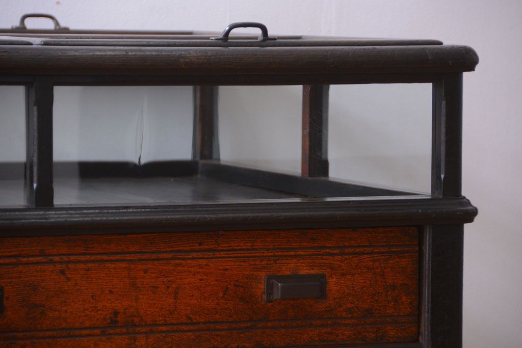 アンティーク家具　和製アンティーク　極めて珍しい!引き出し付きガラス蓋の外れる高級ガラスケース
