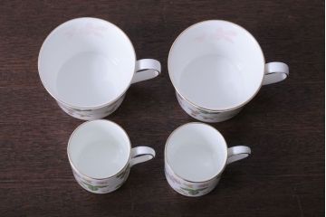 アンティーク雑貨　Wedgwood(ウエッジウッド)・ワイルドストロベリー　カップ&ソーサー2客2種セット