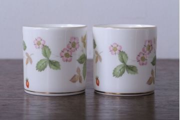 アンティーク雑貨　Wedgwood(ウエッジウッド)・ワイルドストロベリー　カップ&ソーサー2客2種セット