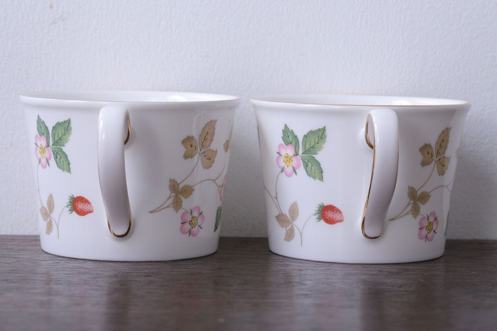 アンティーク雑貨　Wedgwood(ウエッジウッド)・ワイルドストロベリー　カップ&ソーサー2客2種セット