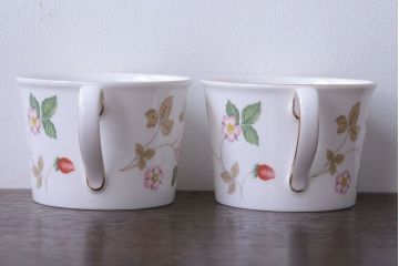 アンティーク雑貨　Wedgwood(ウエッジウッド)・ワイルドストロベリー　カップ&ソーサー2客2種セット
