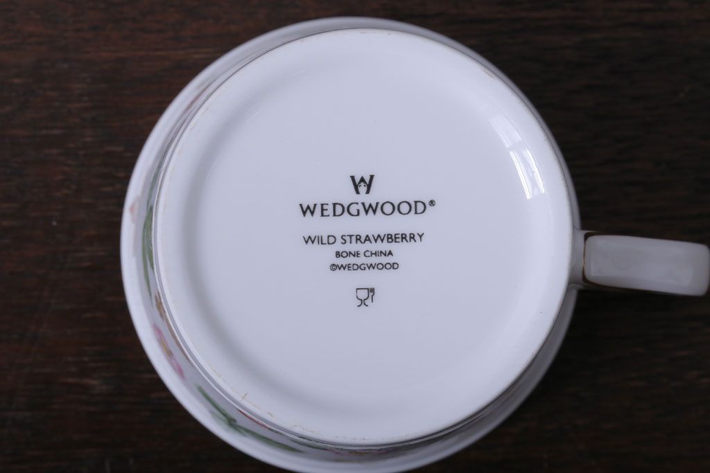 アンティーク雑貨　Wedgwood(ウエッジウッド)・ワイルドストロベリー　カップ&ソーサー2客2種セット