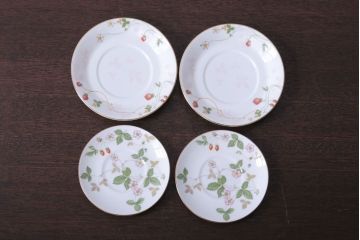 アンティーク雑貨　Wedgwood(ウエッジウッド)・ワイルドストロベリー　カップ&ソーサー2客2種セット