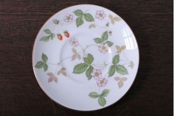アンティーク雑貨　Wedgwood(ウエッジウッド)・ワイルドストロベリー　カップ&ソーサー2客2種セット