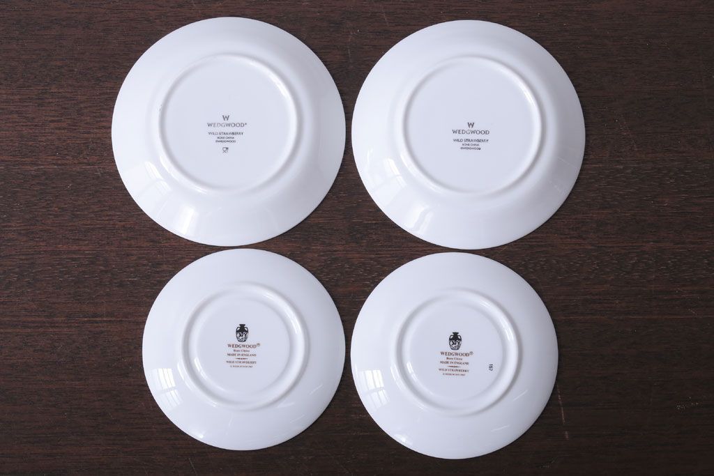 アンティーク雑貨　Wedgwood(ウエッジウッド)・ワイルドストロベリー　カップ&ソーサー2客2種セット