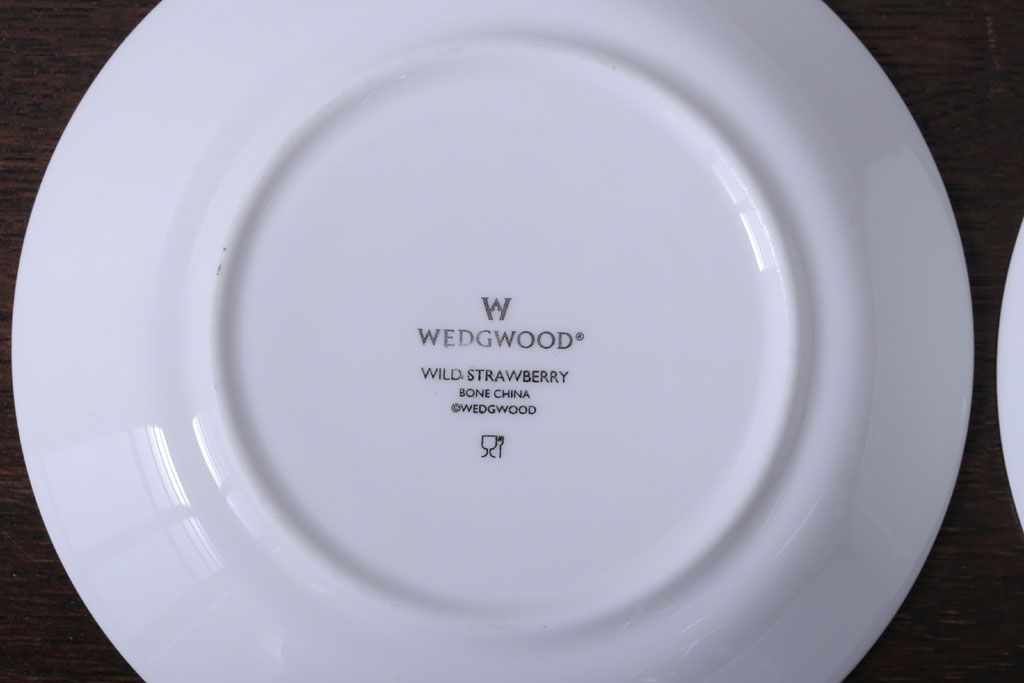 アンティーク雑貨　Wedgwood(ウエッジウッド)・ワイルドストロベリー　カップ&ソーサー2客2種セット