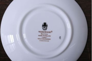 アンティーク雑貨　Wedgwood(ウエッジウッド)・ワイルドストロベリー　カップ&ソーサー2客2種セット
