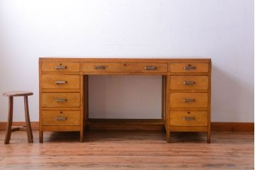 レトロ家具　昭和レトロ　古いナラ材のワイドなアンティーク両袖机