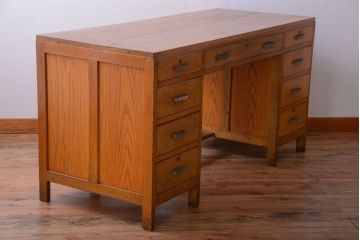 レトロ家具　昭和レトロ　古いナラ材のワイドなアンティーク両袖机