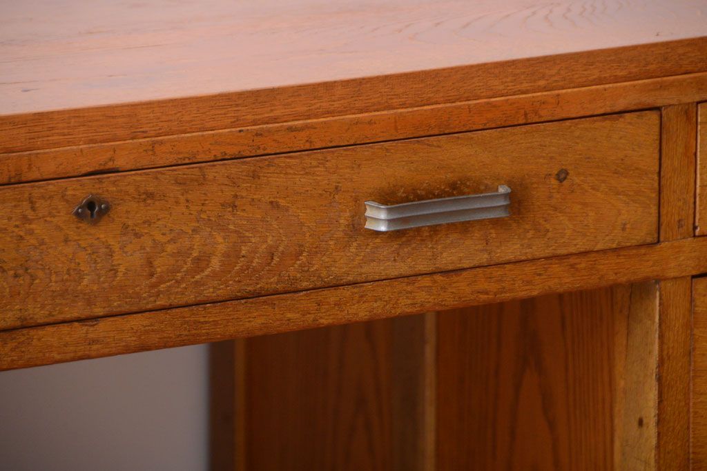 レトロ家具　昭和レトロ　古いナラ材のワイドなアンティーク両袖机