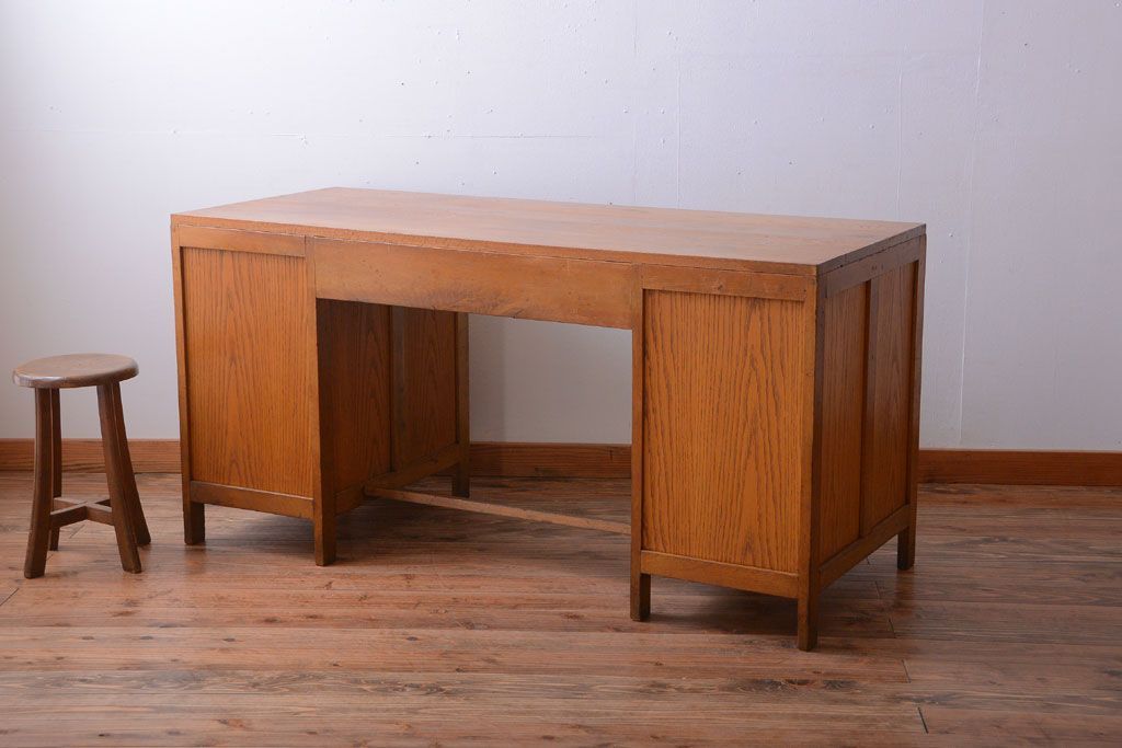 レトロ家具　昭和レトロ　古いナラ材のワイドなアンティーク両袖机