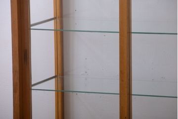 レトロ家具　昭和レトロ　古いナラ材の縦型アンティークガラスケース