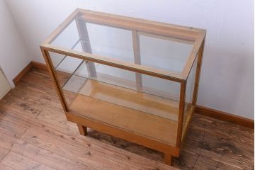 レトロ家具　昭和レトロ　古いナラ材の脚付きガラスケース