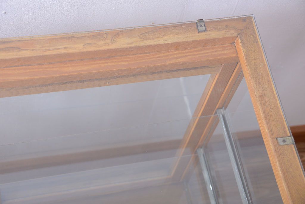 レトロ家具　昭和レトロ　古いナラ材の脚付きガラスケース