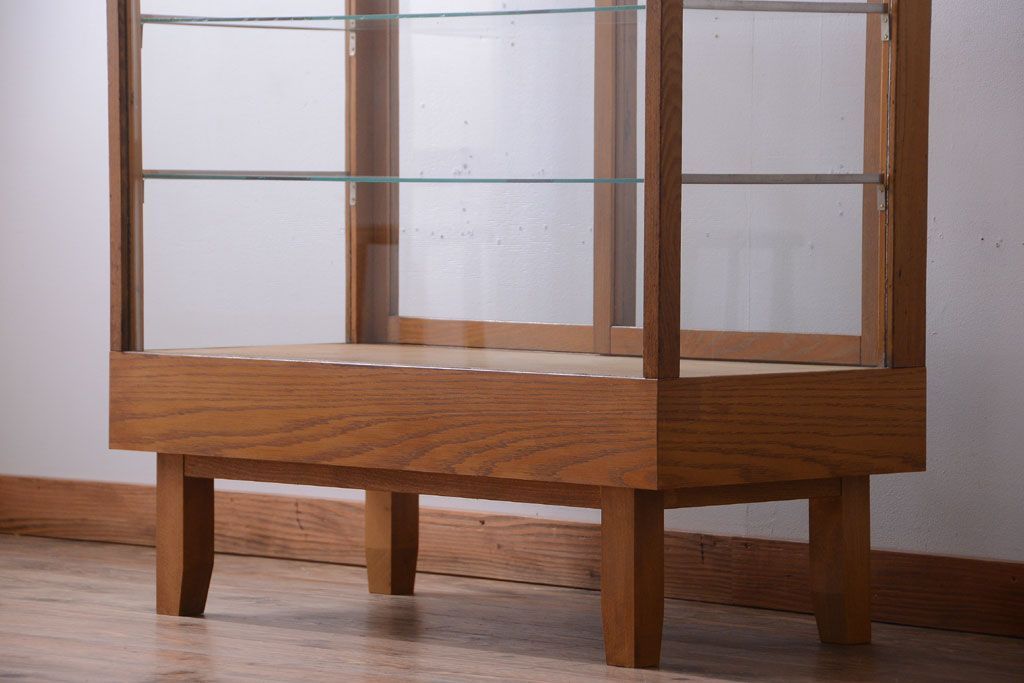 レトロ家具　昭和レトロ　古いナラ材の脚付きガラスケース
