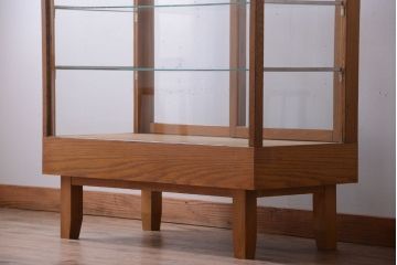 レトロ家具　昭和レトロ　古いナラ材の脚付きガラスケース