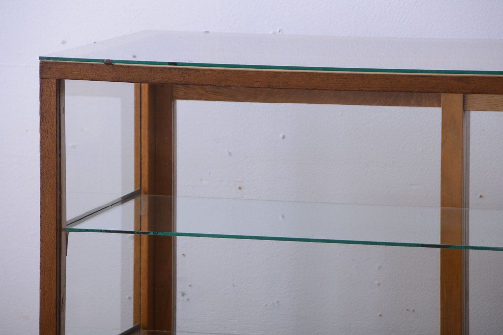 レトロ家具　昭和レトロ　古いナラ材の脚付きガラスケース