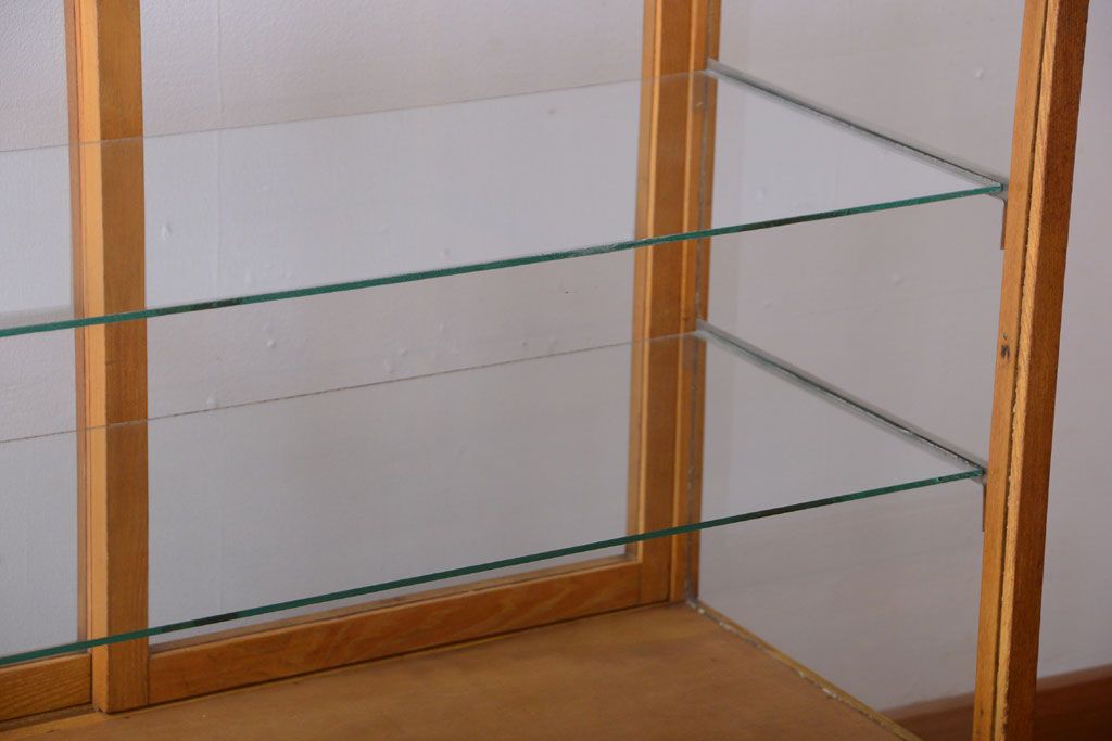 レトロ家具　昭和レトロ　古いナラ材の脚付きガラスケース