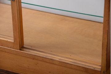 レトロ家具　昭和レトロ　古いナラ材の脚付きガラスケース