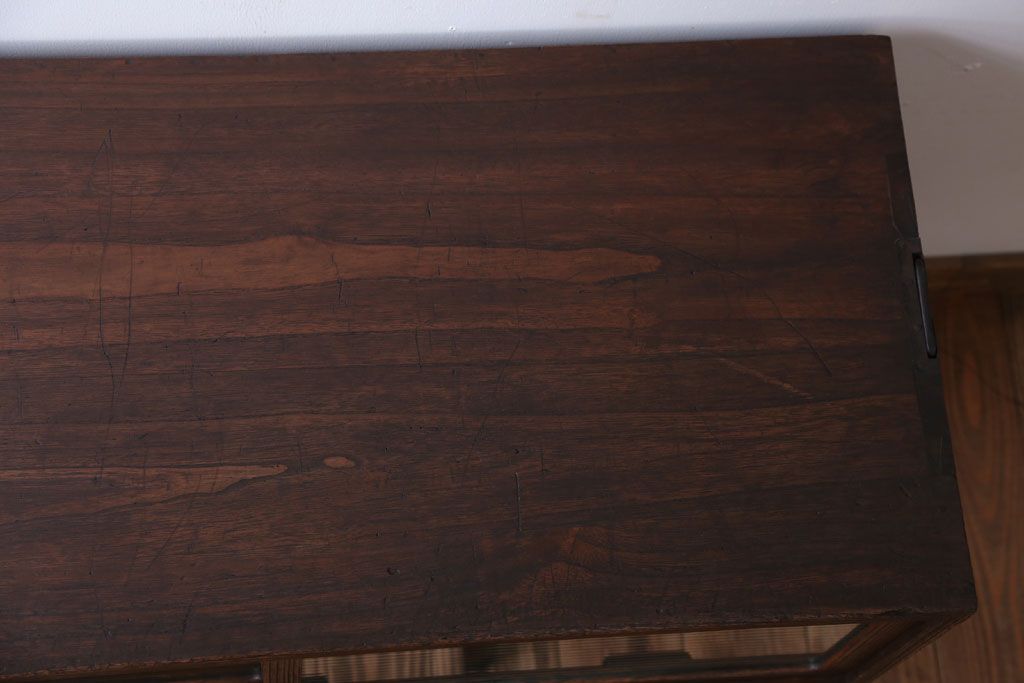 アンティーク家具　和製アンティーク　古い木の質感が味わい深い鉄脚付きローボード