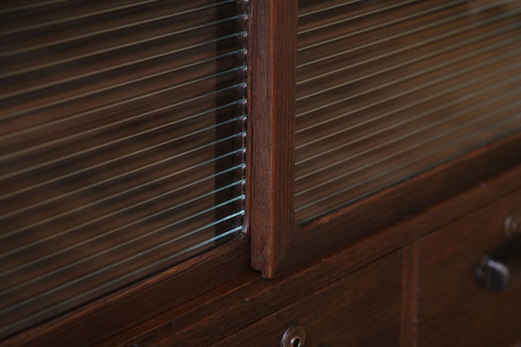 アンティーク家具　和製アンティーク　古い木の質感が味わい深い鉄脚付きローボード