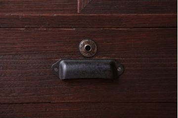 アンティーク家具　和製アンティーク　古い木の質感が味わい深い鉄脚付きローボード