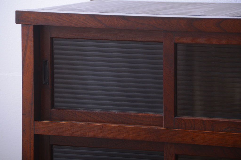 アンティーク家具　古民具・骨董　前面欅材!モールガラス入り引き戸収納棚