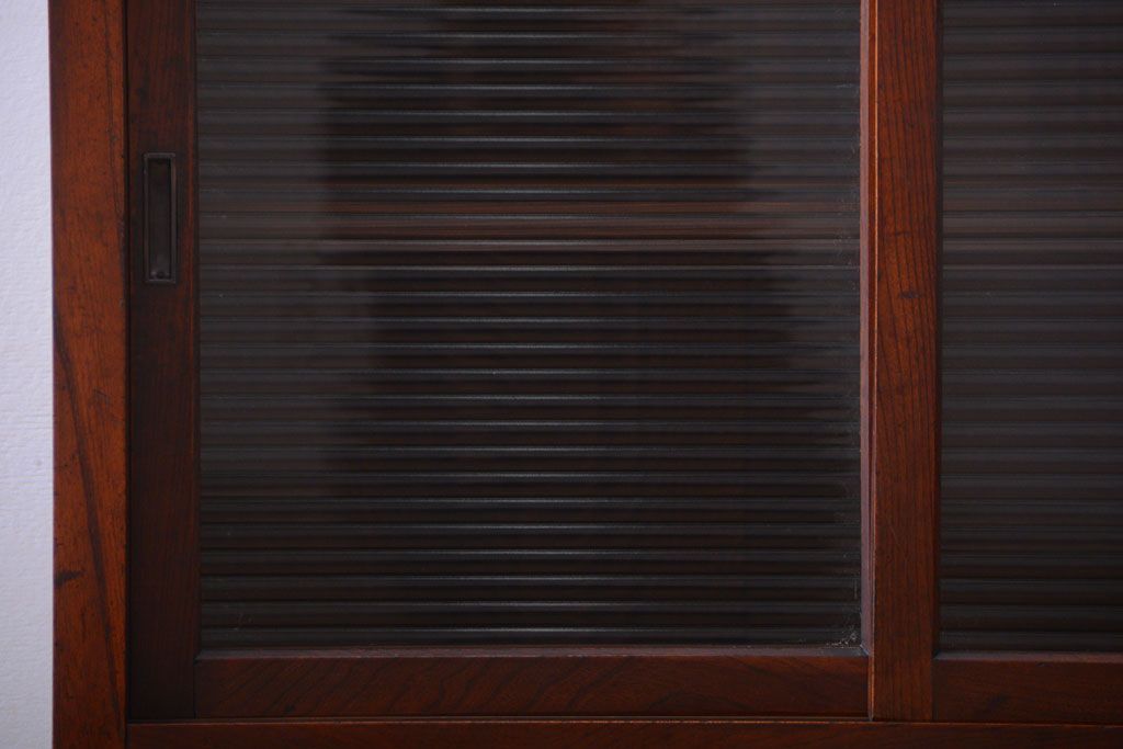 アンティーク家具　古民具・骨董　前面欅材!モールガラス入り引き戸収納棚