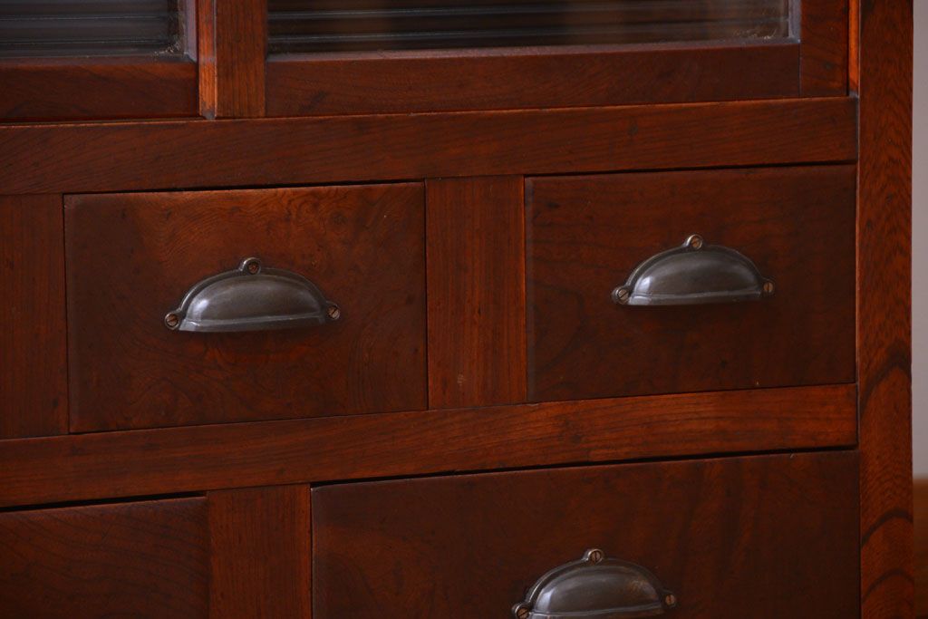 アンティーク家具　古民具・骨董　前面欅材!モールガラス入り引き戸収納棚