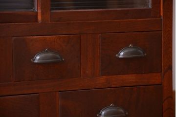 アンティーク家具　古民具・骨董　前面欅材!モールガラス入り引き戸収納棚