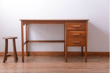 アンティーク家具　イギリスアンティーク　上品なナラ材の片袖机(デスク)
