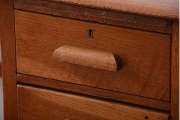 アンティーク家具　イギリスアンティーク　上品なナラ材の片袖机(デスク)