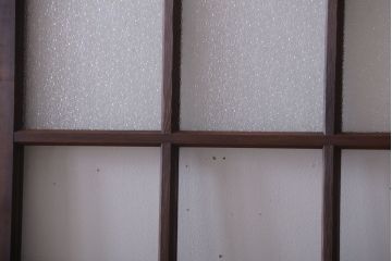 和製アンティーク　古い木の背が低いガラス引き戸2枚セット(窓)