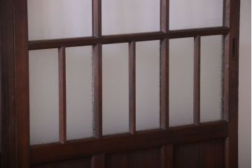 和製アンティーク　古い木の背が低いガラス引き戸2枚セット(窓)