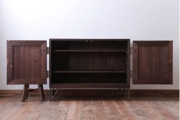 アンティーク家具　和製アンティーク　古い木製の鉄脚ローボード