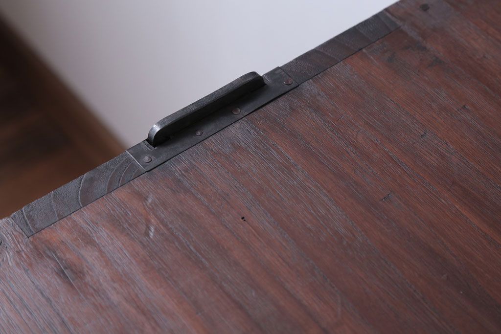 アンティーク家具　和製アンティーク　古い木製の鉄脚ローボード