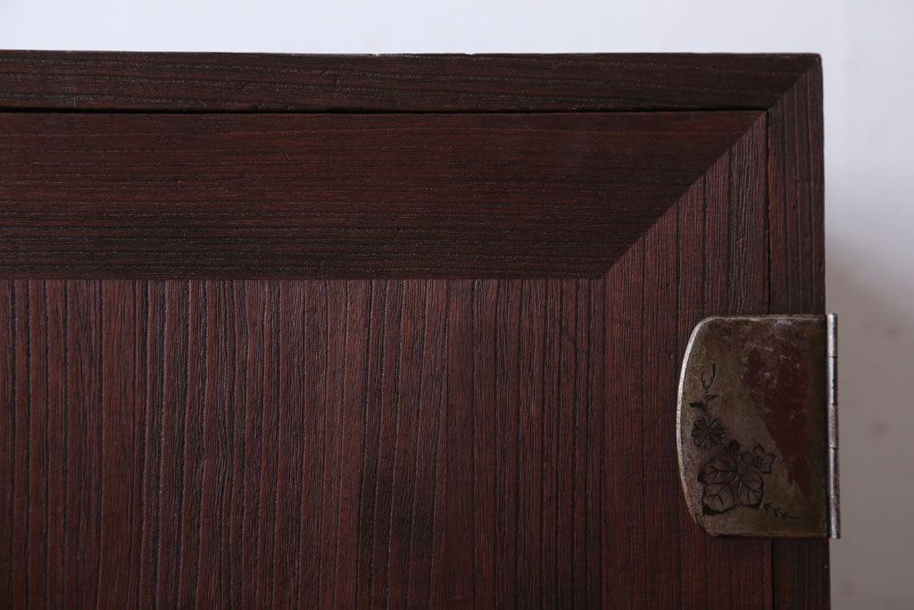 アンティーク家具　和製アンティーク　古い木製の鉄脚ローボード