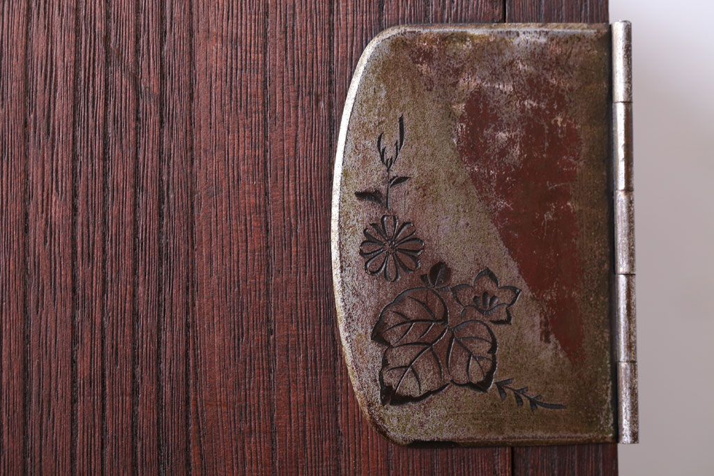 アンティーク家具　和製アンティーク　古い木製の鉄脚ローボード